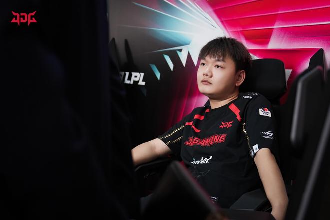 只是一直咬 只是一直咬